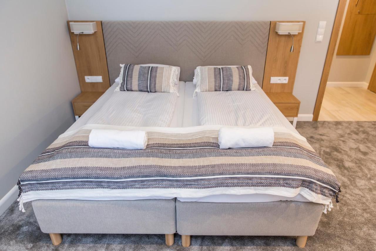 One-Bedroom Apartmentn mezzanine Mountain View